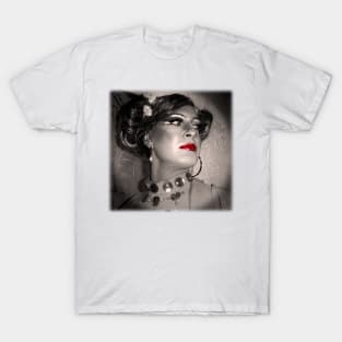 Expressive face with red lipstick T-Shirt